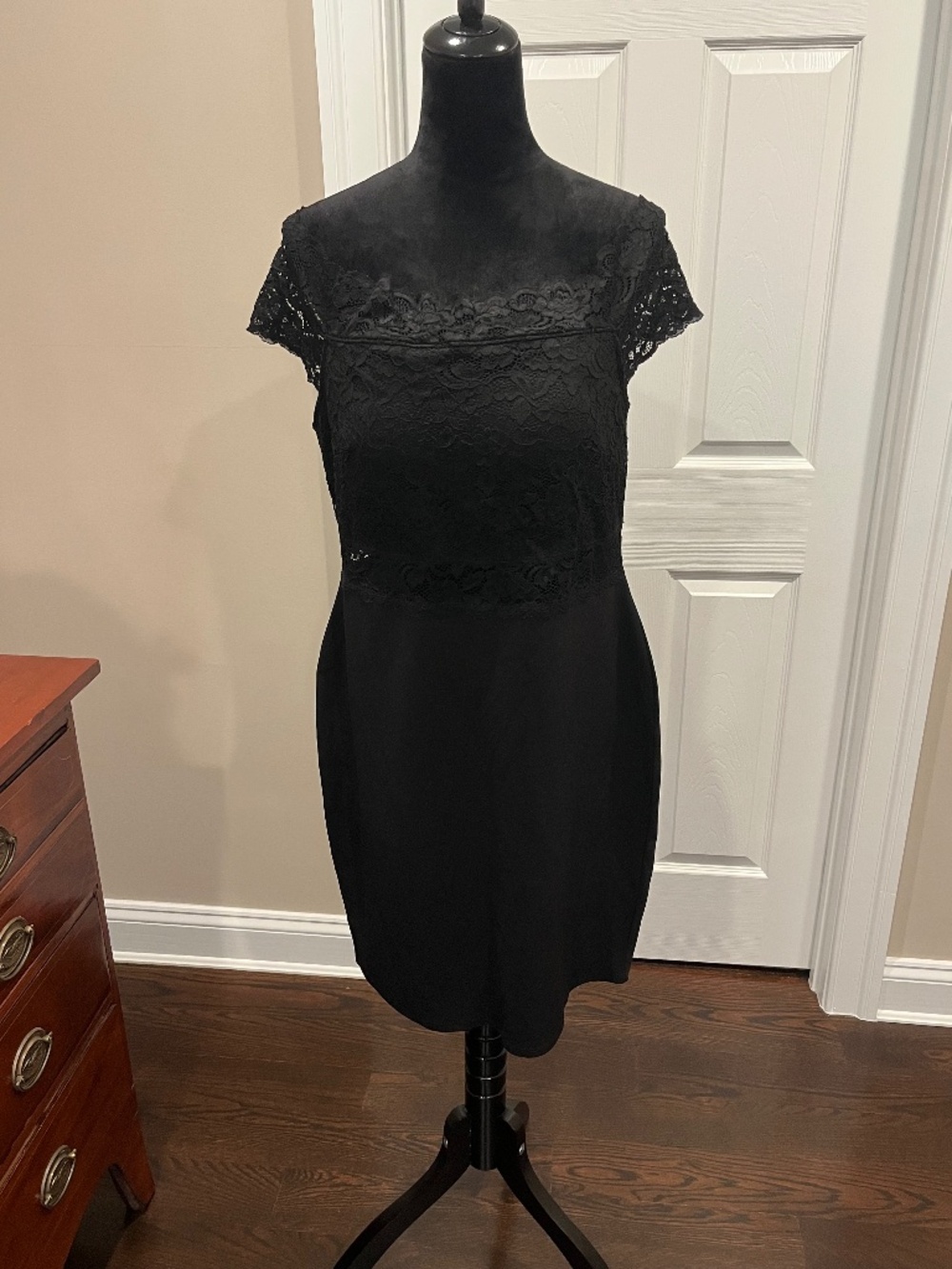 Black Off-Shoulder Lace Bodice Fitted Sheath Dress Approx L/XL